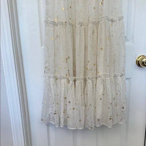 Ivy City Co White and Gold Tiered Sundress with Bishop Sleeves - Picture 5 of 6